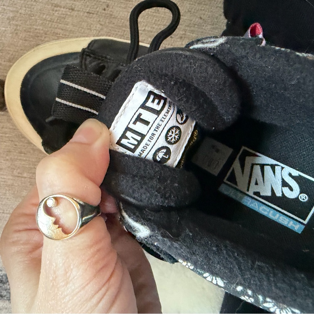 Insulated Vans Sk8-Hi - Picture 3 of 5